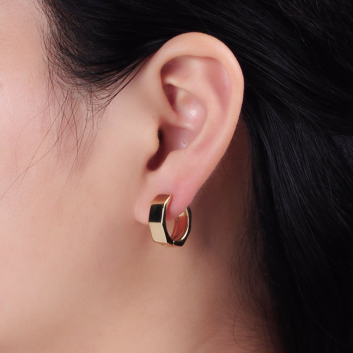 14K Gold Filled 16mm Hexagonal Minimalist Geometric Huggie Hoop Earrings | AE903 - DLUXCA