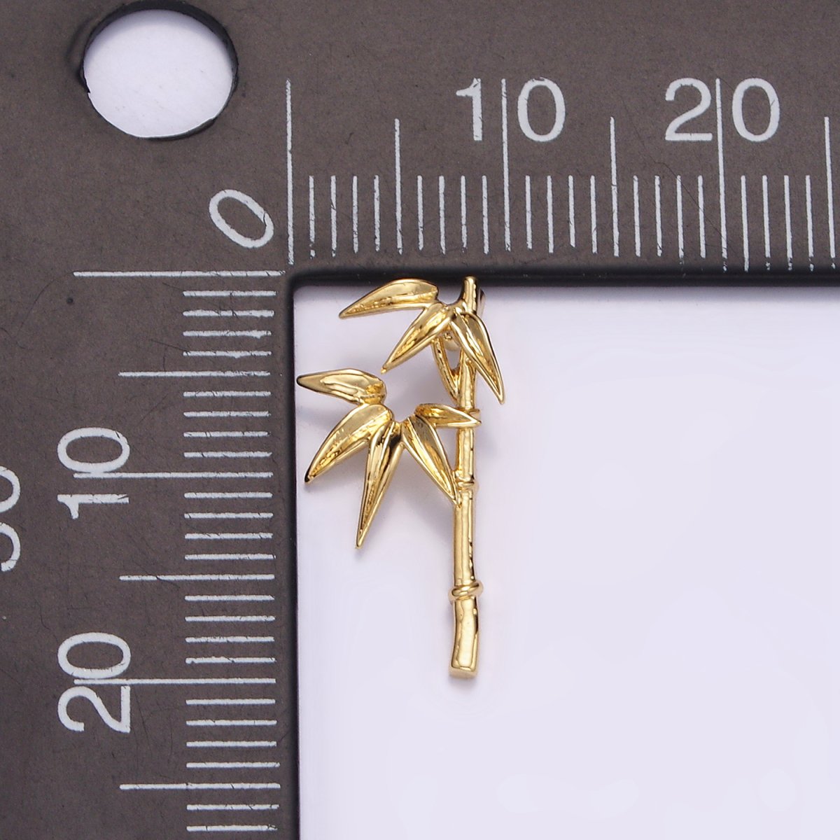 14K Gold Filled 18mm Bamboo Leaf Plant Nature Charm | N1490 - DLUXCA