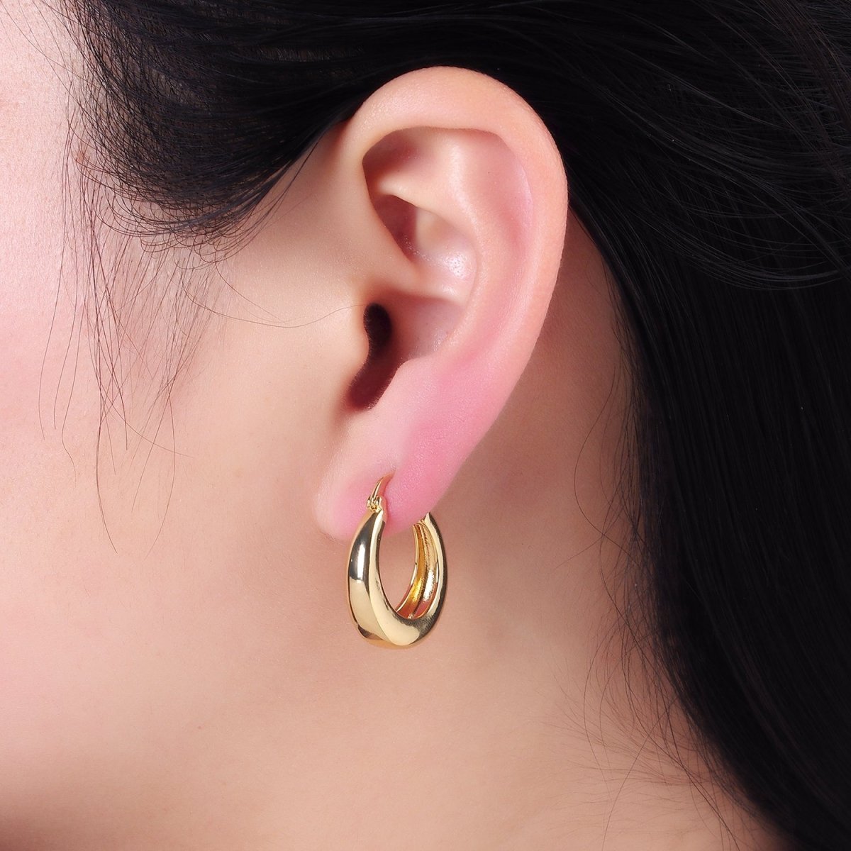 14K Gold Filled 20mm Dome Minimalist Latch Hoop Earrings in Gold & Silver | AB1338 P482 - DLUXCA