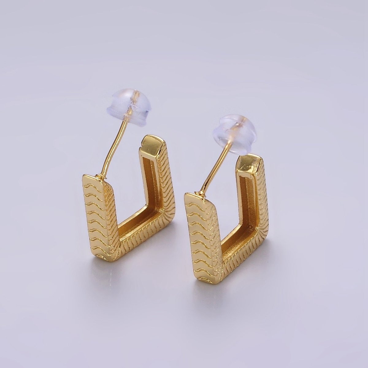 14K Gold Filled 20mm Line-Textured Rhombus Geometric C-Shaped Hoop Earrings | AE375 - DLUXCA