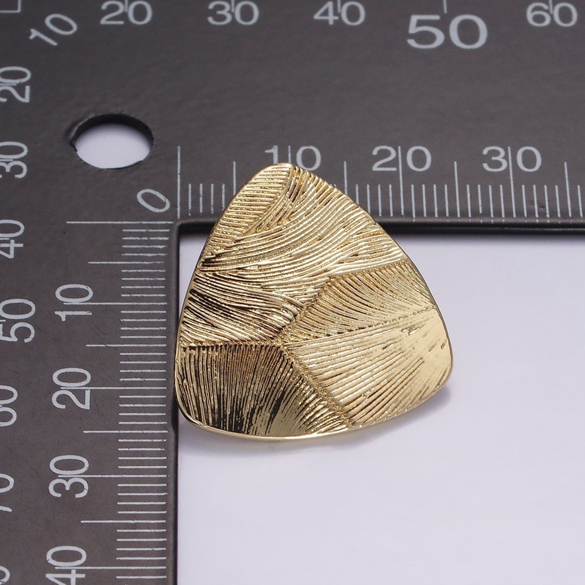 14K Gold Filled 24.5mm Line-Textured Triangle Stud Earrings | AE255 - DLUXCA