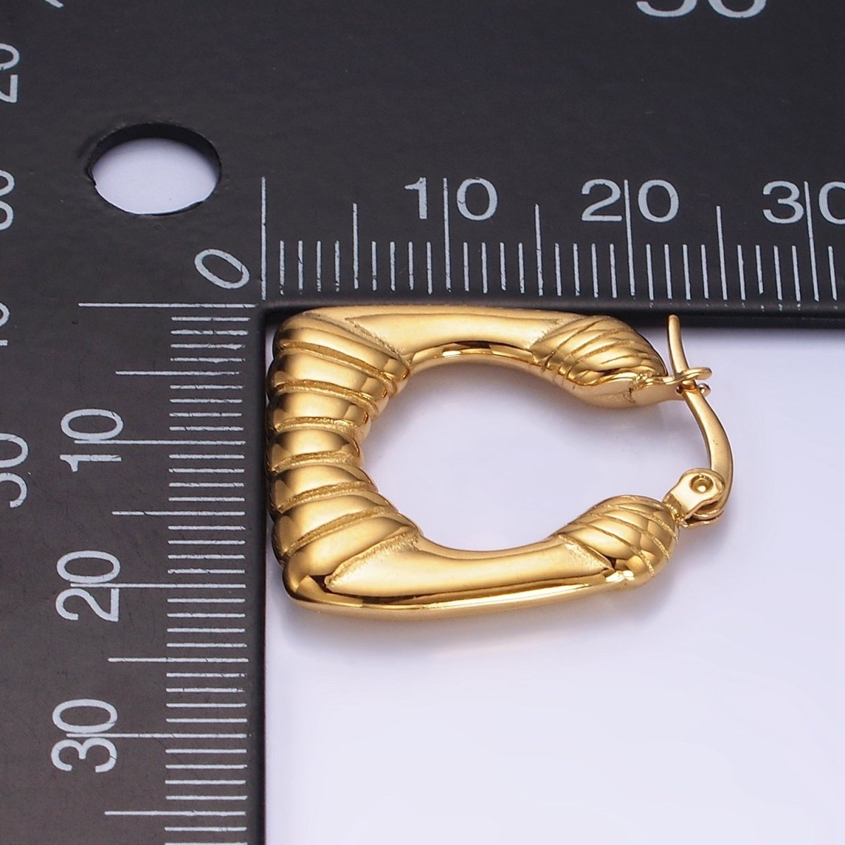 14K Gold Filled 25mm Quilted Puffed Square Minimalist Latch Hoop Earrings | AE412 - DLUXCA