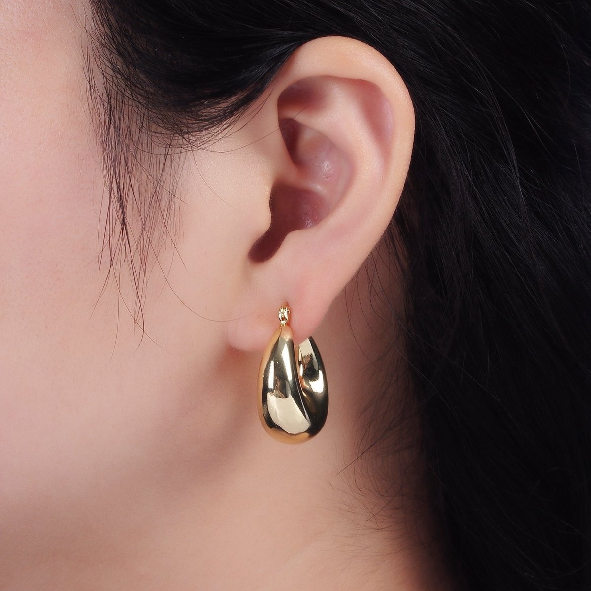 14K Gold Filled 25mm Wide Chubby U-Curved Latch Hoop Earrings | AE356 - DLUXCA