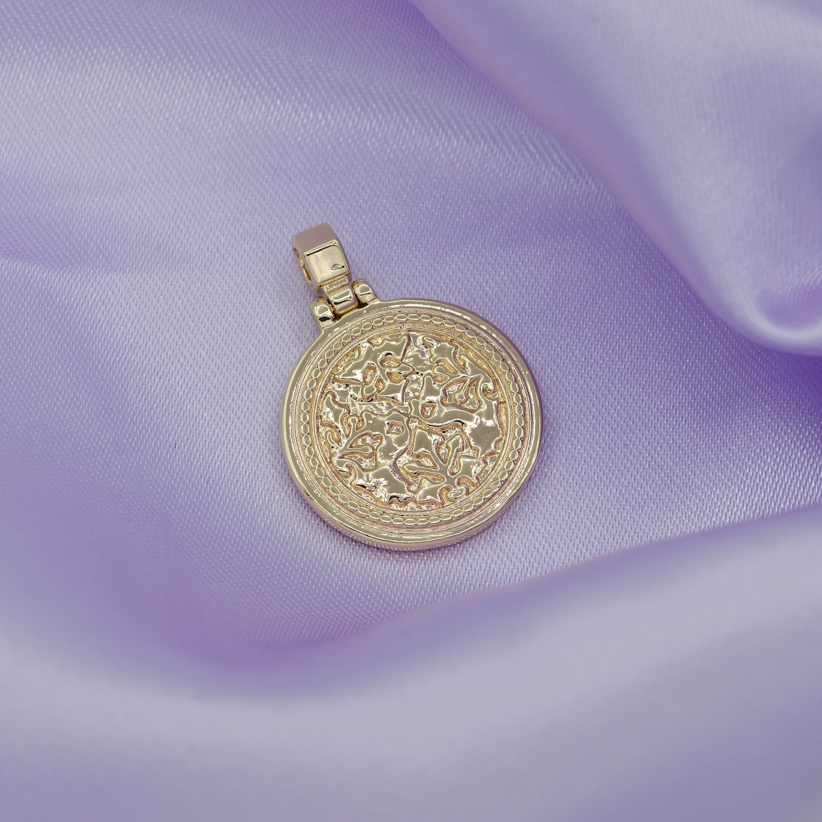 14K Gold Filled Abstract Hammered Round Pendant | I259 - DLUXCA