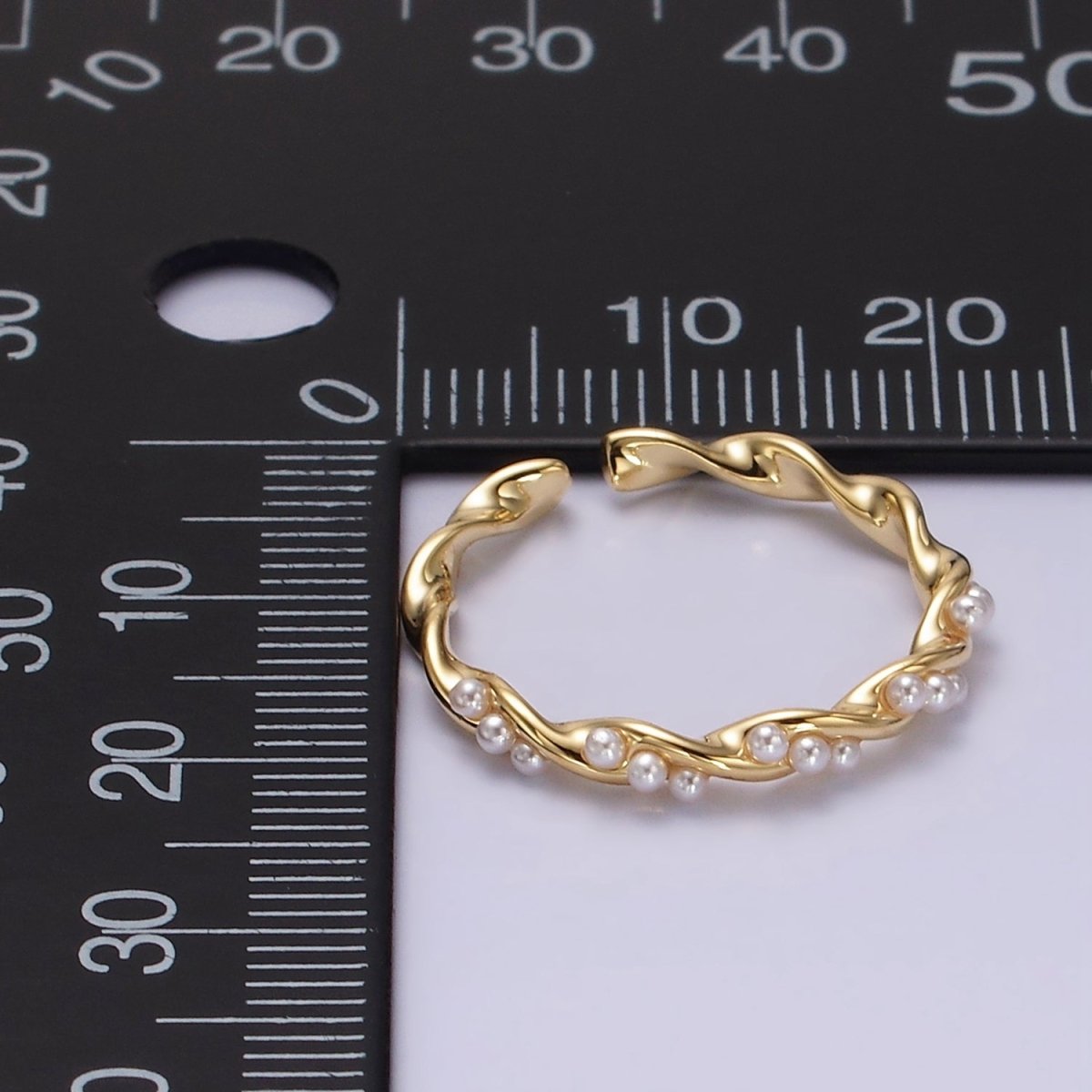 14K Gold Filled Dotted Pearl Lined Croissant Twisted Ring | O1186 - DLUXCA