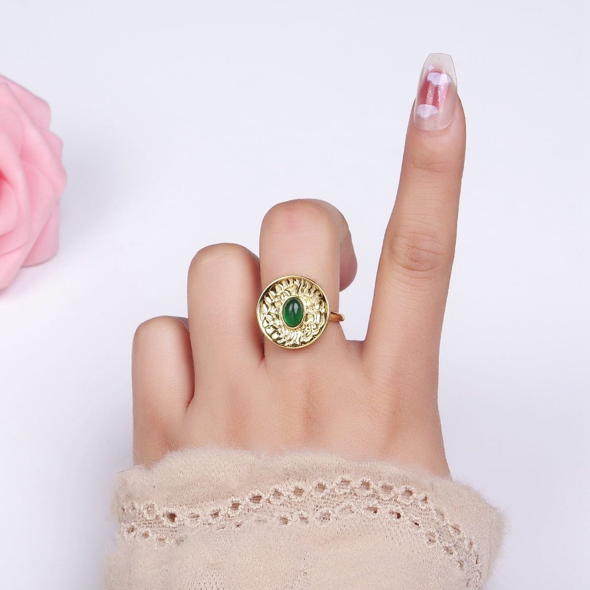 14K Gold Filled Green Prehnite Oval Abstract Hammered Round Ring | O1345 - DLUXCA