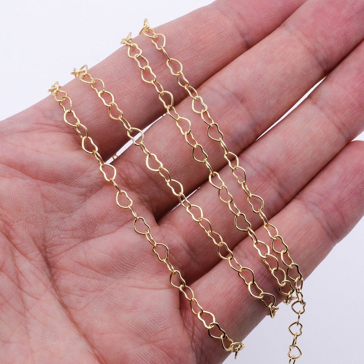 14k Gold Filled Heart Link Gold Chain by Yard, Lovely Heart Charm Chain, Wholesale bulk Roll Chain for Jewelry Making Width 3.4mm | ROLL-1076 - DLUXCA