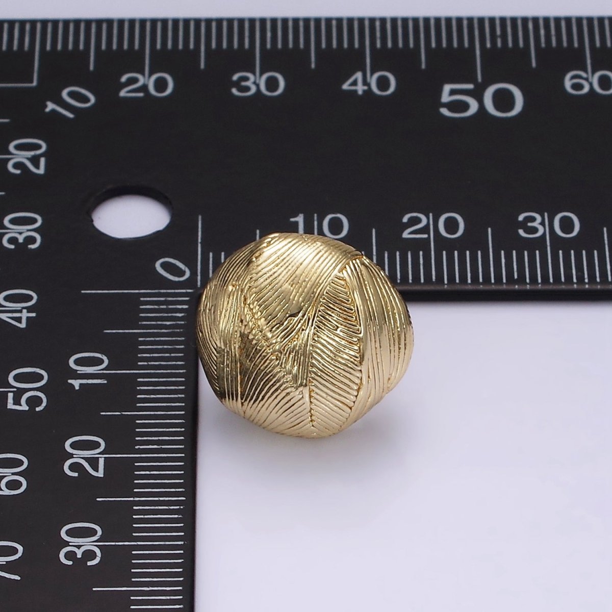 14K Gold Filled Lined Geometric Round Dome C-Shaped Hoop Earrings | V457 - DLUXCA