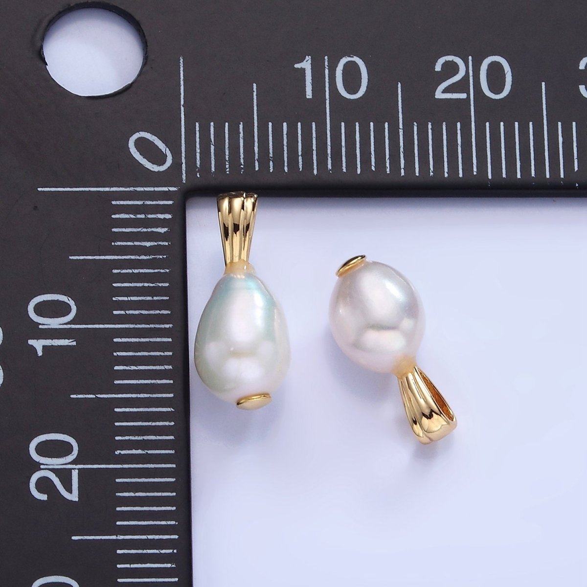 14K Gold Filled Ringed Baroque White Freshwater Pearl Lined Bail Pendant | P1729 - DLUXCA