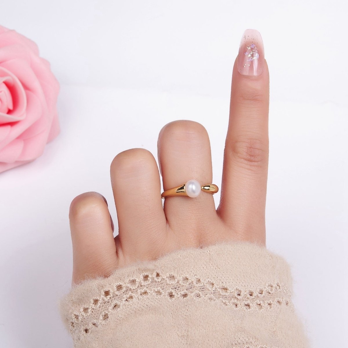 14K Gold Filled Shell Pearl Triple CZ Solitaire Ring | O1316 - DLUXCA