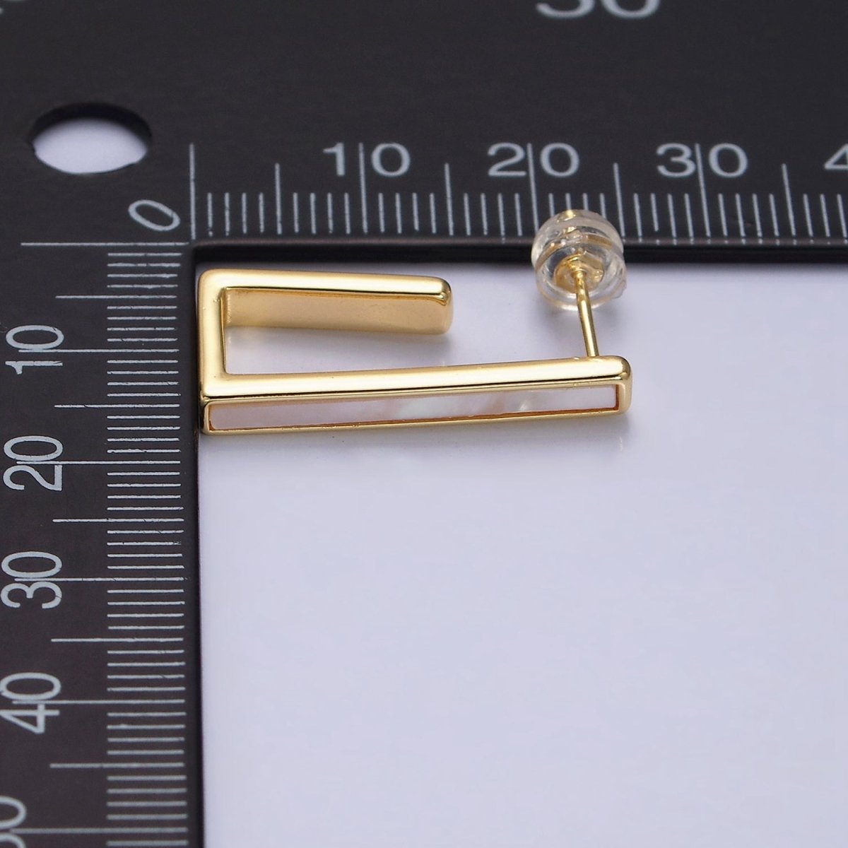 16K Gold Filled 24.5mm Shell Pearl Lined Boxy J-Shaped Hoop Earrings in Gold & Silver | Y801 Y802 - DLUXCA