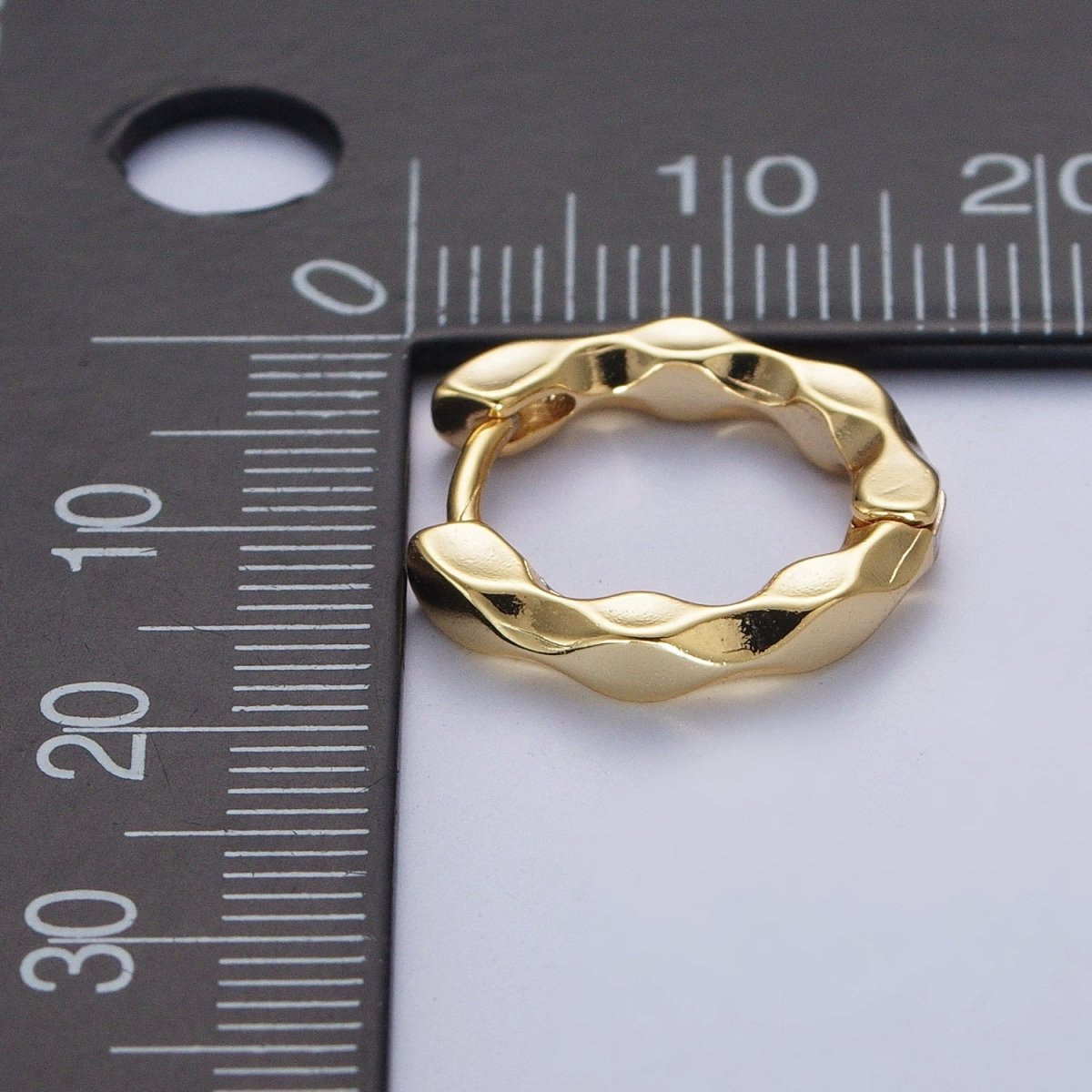 16mm Flat Twist Geometric Gold Huggie Hoops Earrings | X-831 - DLUXCA