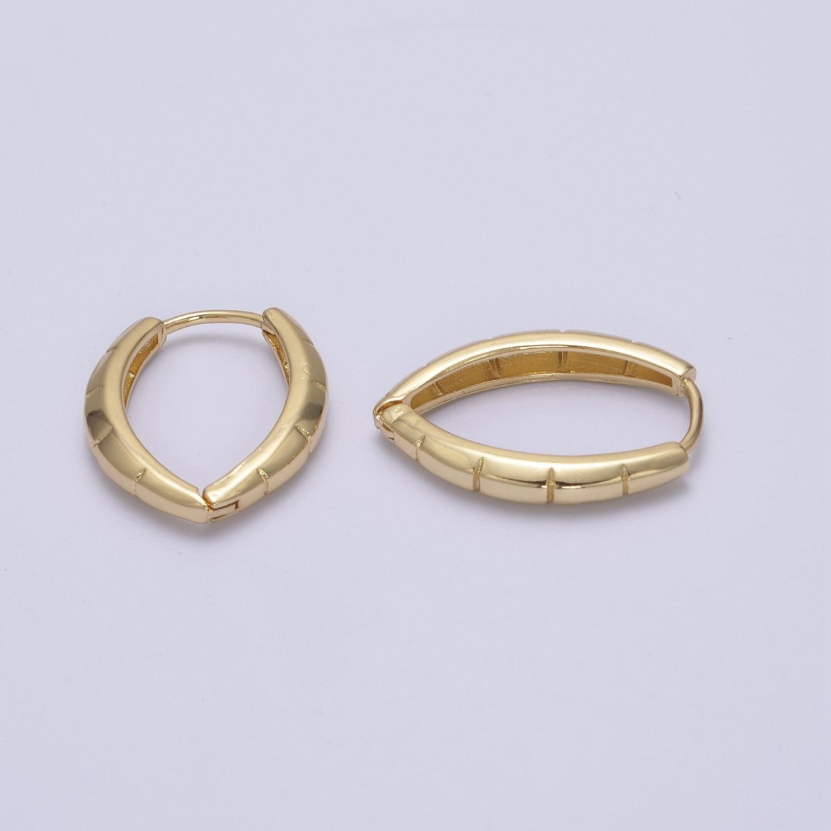 18K Gold Filled V Shaped Huggie Earrings For Wholesale Jewelry Supplies & Earring Findings T-274 - DLUXCA
