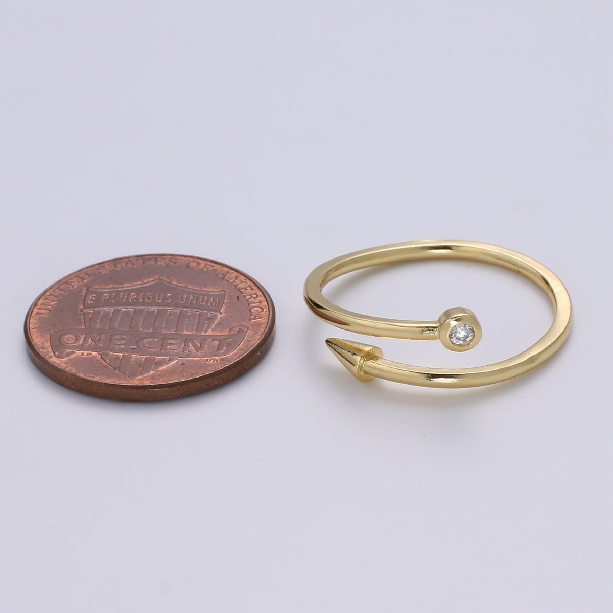 1pc Solitaire CZ Arrow 24K Ring, Pendulum Adjustable Gold Curb Ring, Simple Overlap Ring, Clear Cubic Zirconia R523 - DLUXCA