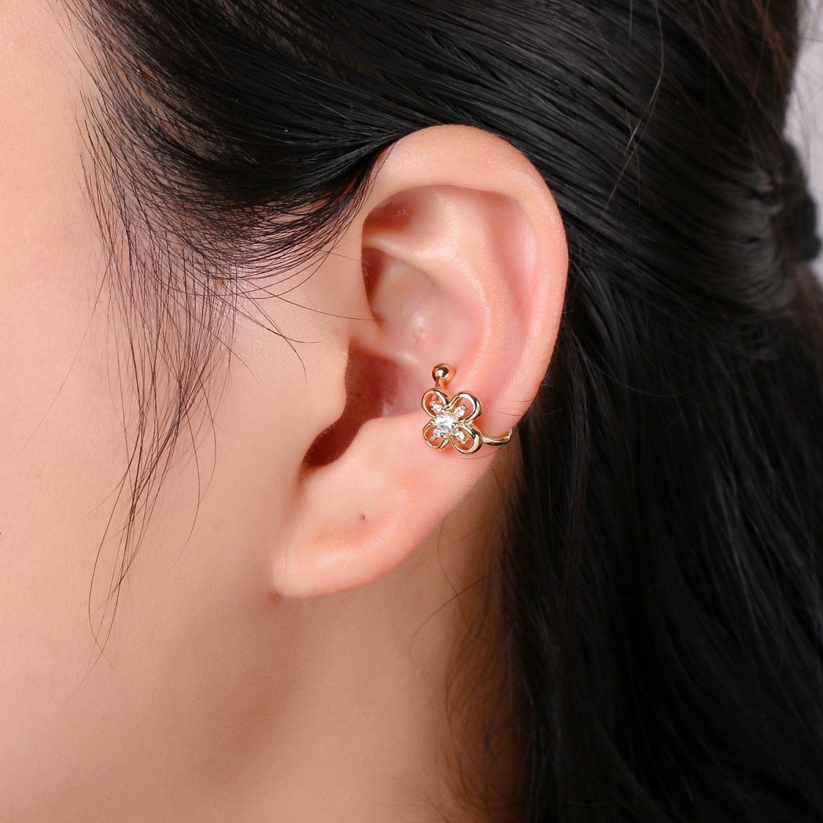 1x Dainty Flower Earcuff Gold Ear cuff cartilage earring no piercing, gold ear cuff, fake piercing, Clover earcuff, Floral ear cuff wrap, AI-082. - DLUXCA