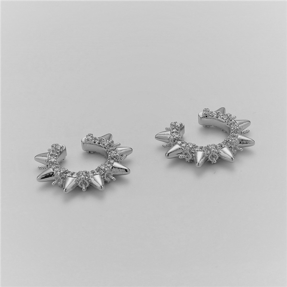 1x Spike Gold Ear Cuff-Upper Ear Earring No Piercing-Helix Ear Cuff-Cartilage Ear Cuff-Ear cuff no piercing-Ear Cuff Earring Stud AI-116 - DLUXCA