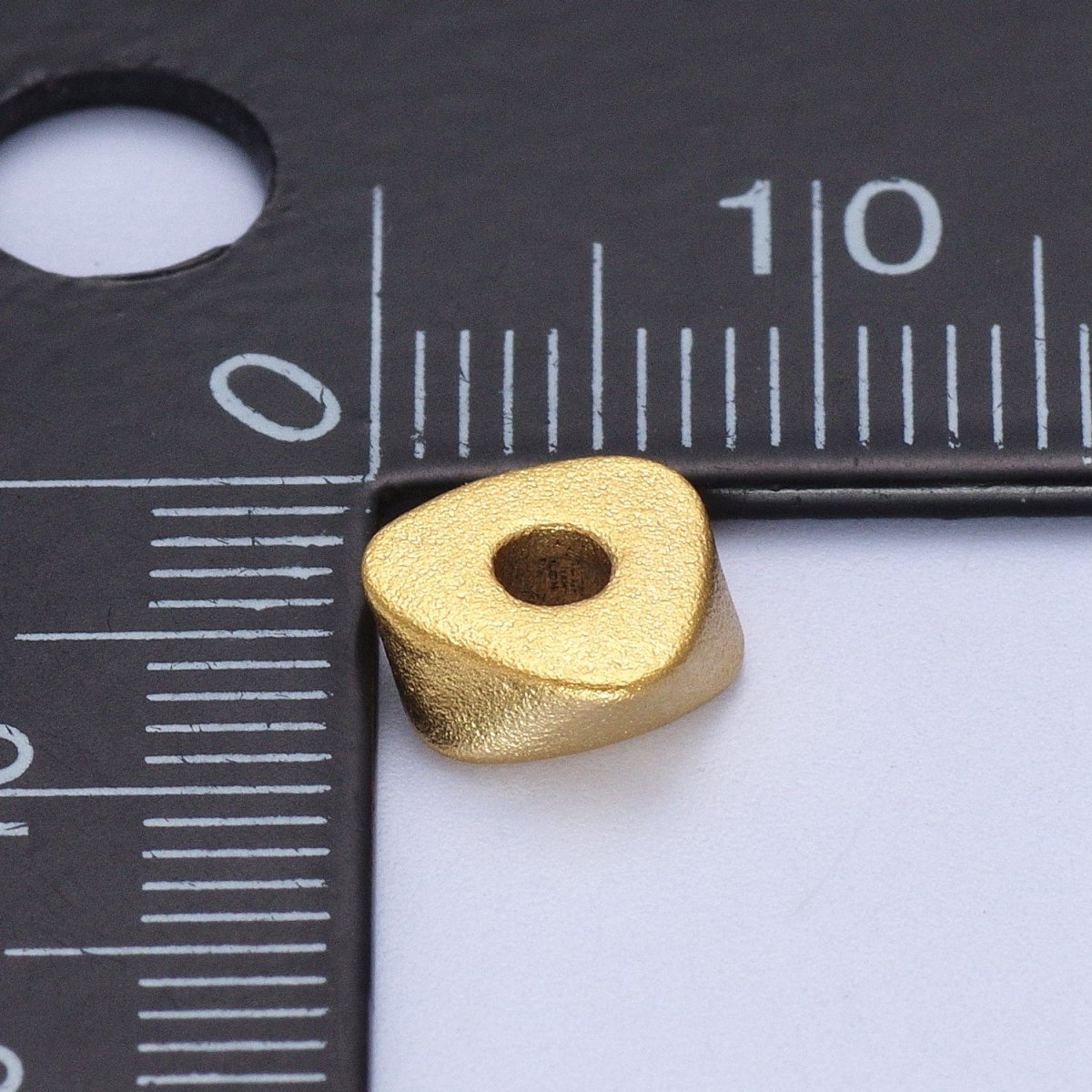 20pcs 24K Gold Filled 20 Pieces 7.8mm Geometric Triangle Matte Bead in Gold & Silver | K-303 K-304 - DLUXCA
