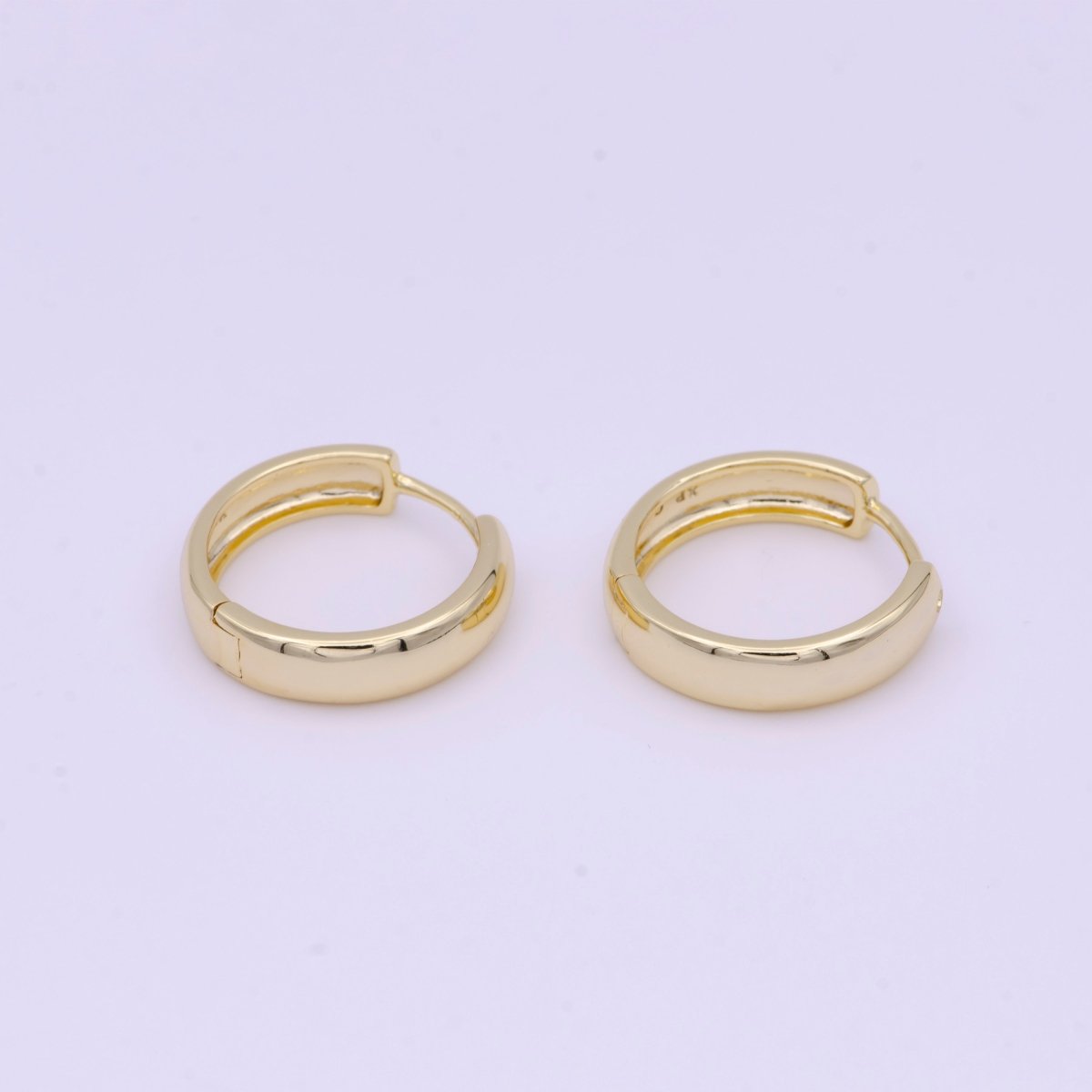 22mm Minimalist Gold Huggie Hoop Earrings | Y-167 - DLUXCA