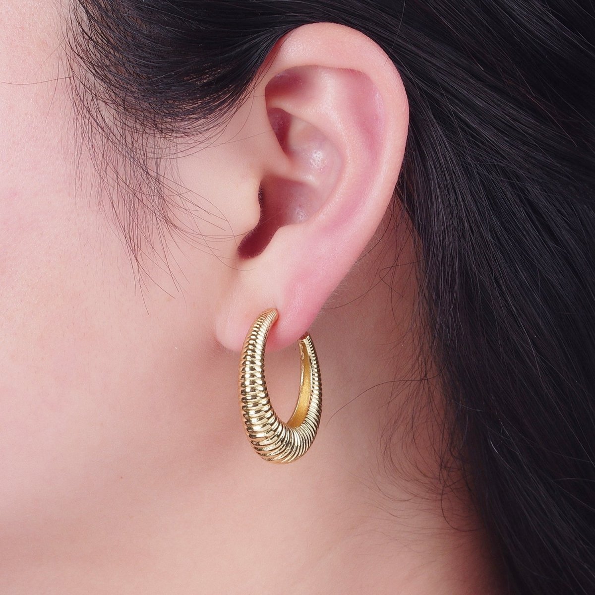 24K Gold Filled 30mm Croissant C-Shaped Hoop Earrings in Gold & Silver | P300 P301 - DLUXCA
