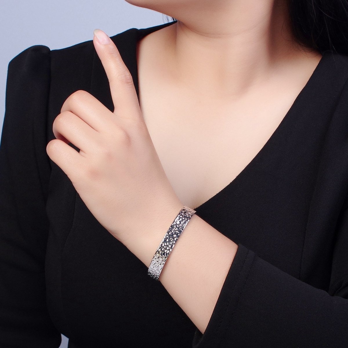 24K Gold Filled Hammered Bangle Bracelet in Gold & Silver | WA-986 WA-987 Clearance Pricing - DLUXCA