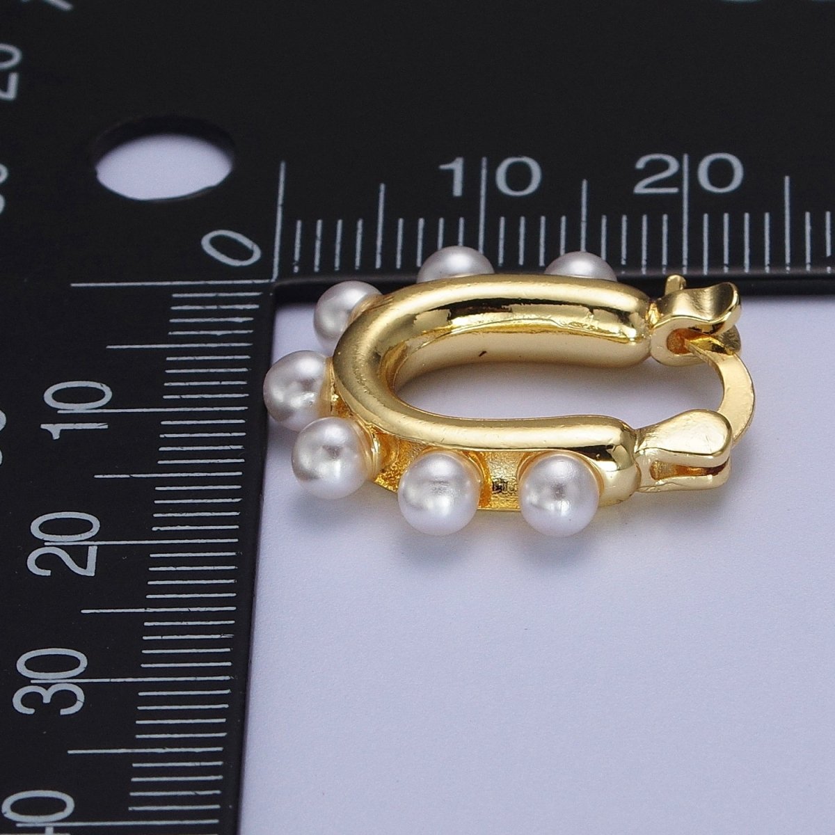 24K Gold Filled Round Pearl Lined 23.6mm U-Shaped Latch Earrings | Y-205 - DLUXCA