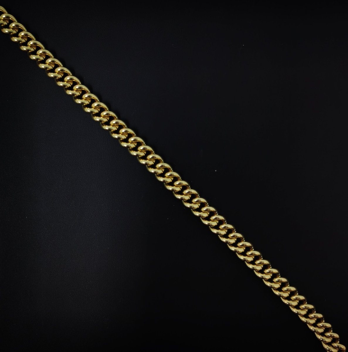 8.3mm x 10mm 24K Gold Filled Cuban CURB Chain, Wholesale Bulk Roll Chain Sold By Yard For Jewelry Making | ROLL-028 Clearance Pricing - DLUXCA