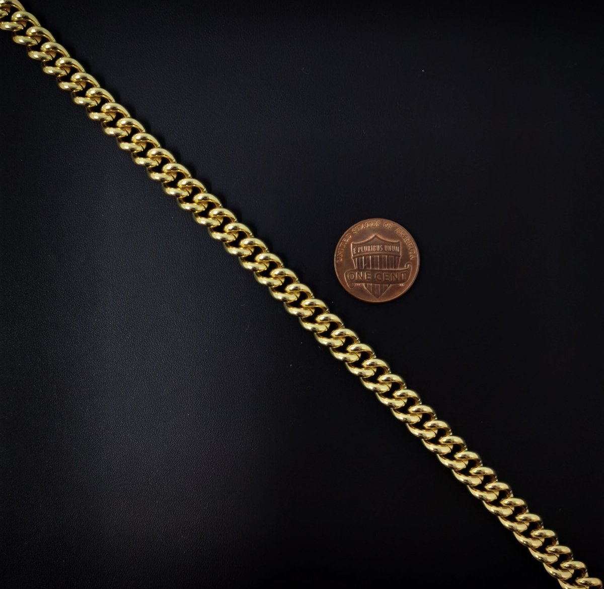8.3mm x 10mm 24K Gold Filled Cuban CURB Chain, Wholesale Bulk Roll Chain Sold By Yard For Jewelry Making | ROLL-028 Clearance Pricing - DLUXCA