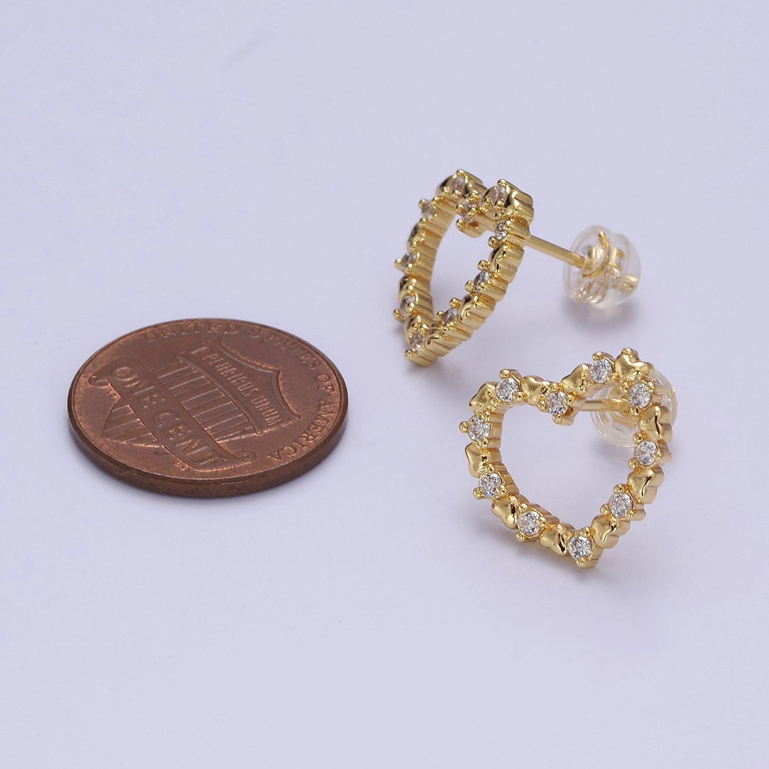 Dainty Gold Heart Stud Earrings Minimalist Delicate Earring 18K Gold Filled Stud Earring V-121 - DLUXCA