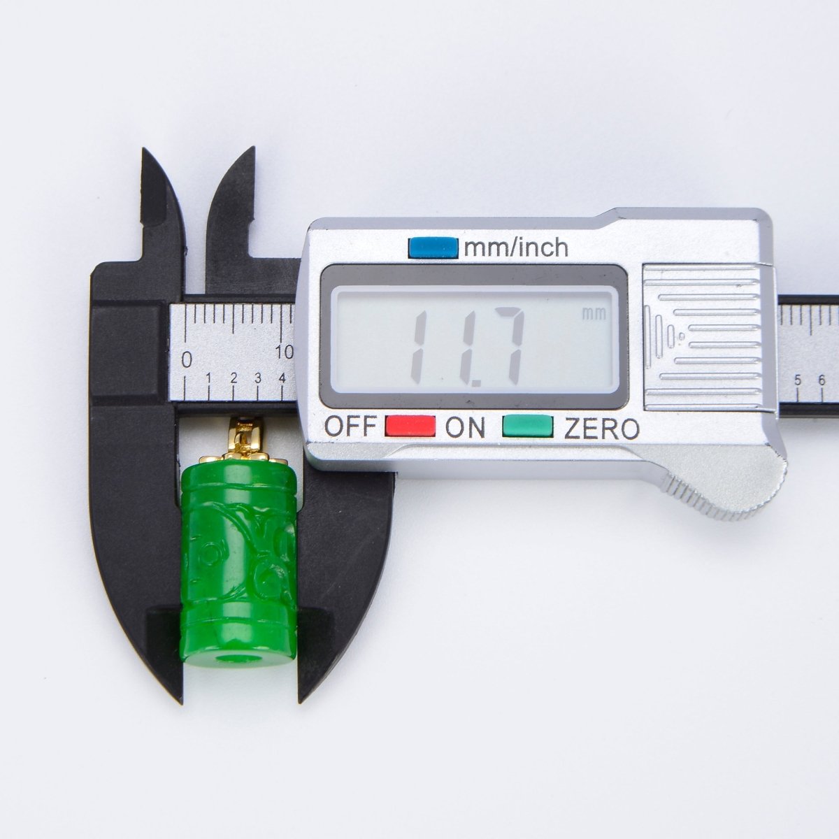 Chinese Carved Emerald Green Jade Natural Stone Gold Filled Pendant O-221 - DLUXCA