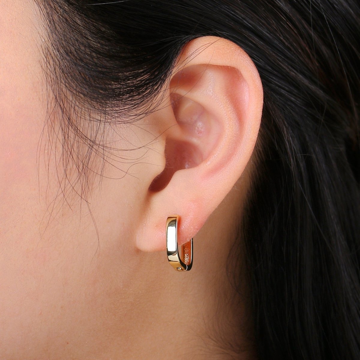 Chunky square huggie hoop geometric earrings gold chunky pipe bar street style mini hoop earrings minimalist stacking hoops Jewelry | Q-425 - DLUXCA