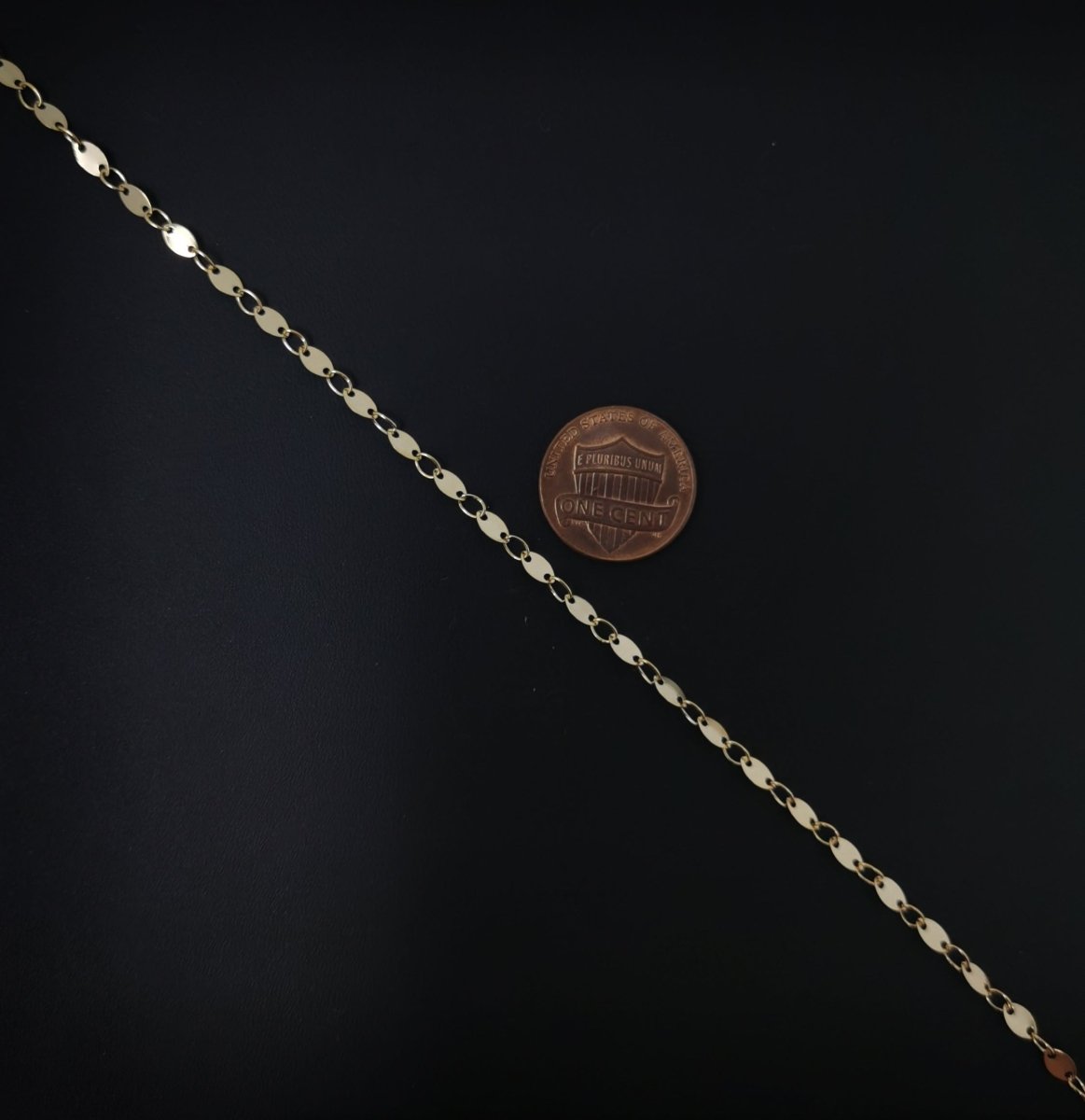 Circle Charm 16K Gold Chain by Yard, Round Disc Charm Chain, Wholesale Bulk Roll Chain for Jewelry Making, DESIGNED Chain | ROLL-027 Clearance Pricing - DLUXCA