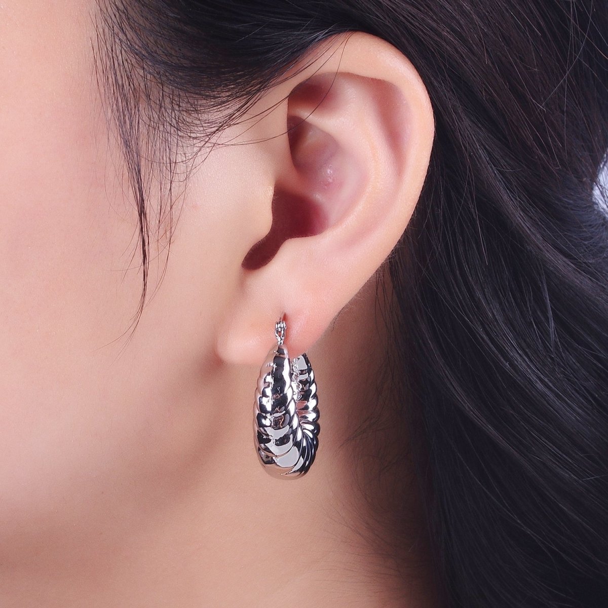 Croissant Twisted Braided Hoop Latch Earrings in Gold & Silver | Y-080 Y-081 - DLUXCA