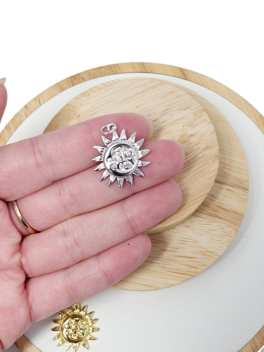 Dainty 18K Gold Filled Sun & Moon Charms in Gold / Rose Gold / Silver Color 20mmx20mm Sun moon face Happy Smile Sun Face, C-249 - DLUXCA