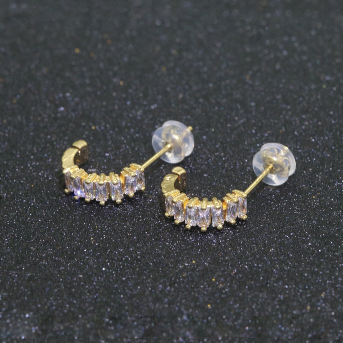 Dainty Baguette CZ Huggie Stud Earring T-047 - DLUXCA