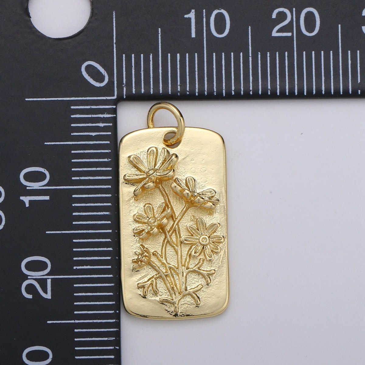 Daisy Flower Charms, Gold Daisy Pendant, Dainty Daisy Charm, Small Wild Flower Charm for Necklace Floral Flower Tag Jewelry D-770 - DLUXCA