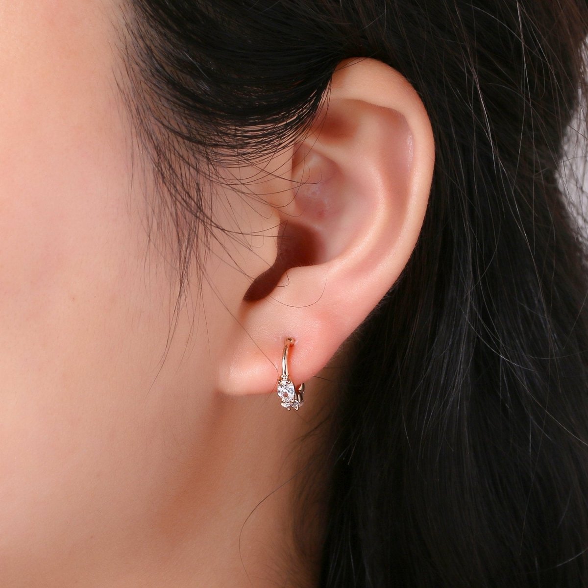 Ear cuff no piercing Gold, Blue Clear ear cuff cz, dainty cuff, gold ear cuff minimalist jewelry K-758 conch cuff cartilage cuff K-758 - DLUXCA