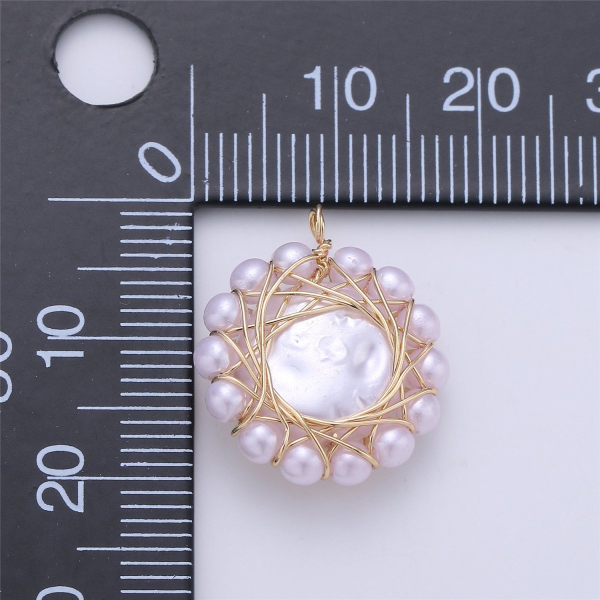 Faux Pearls on a Round Hand Wired E-520 - DLUXCA