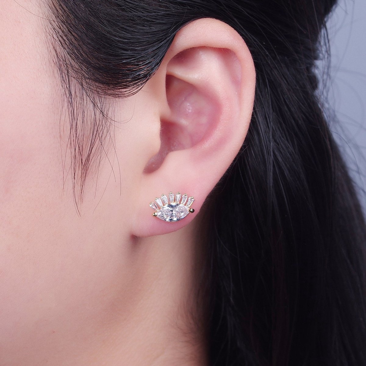 Gold Big Eye Stud Earring T-473 - DLUXCA