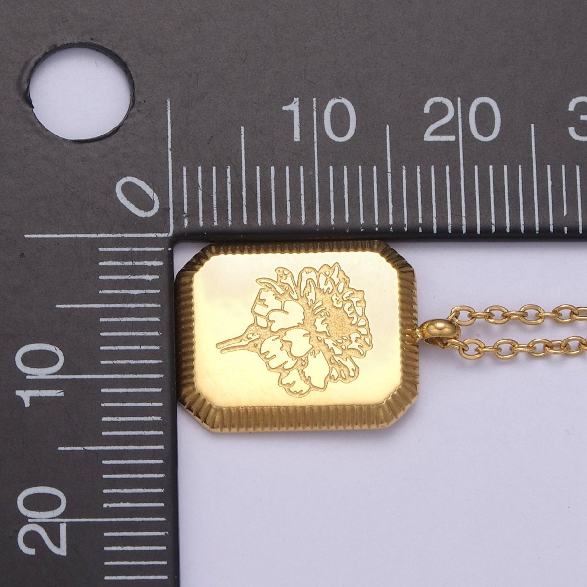 Gold Flower Tag Charm Engraved Floral Pendant Necklace with Cable Chain Necklace Wholesale Fashion Jewelry | WA-649 to WA-660 Clearance Pricing - DLUXCA