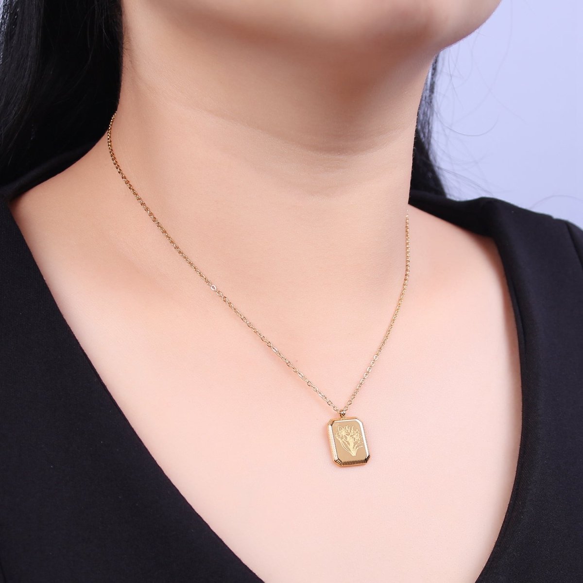 Gold Flower Tag Charm Engraved Floral Pendant Necklace with Cable Chain Necklace Wholesale Fashion Jewelry | WA-649 to WA-660 Clearance Pricing - DLUXCA