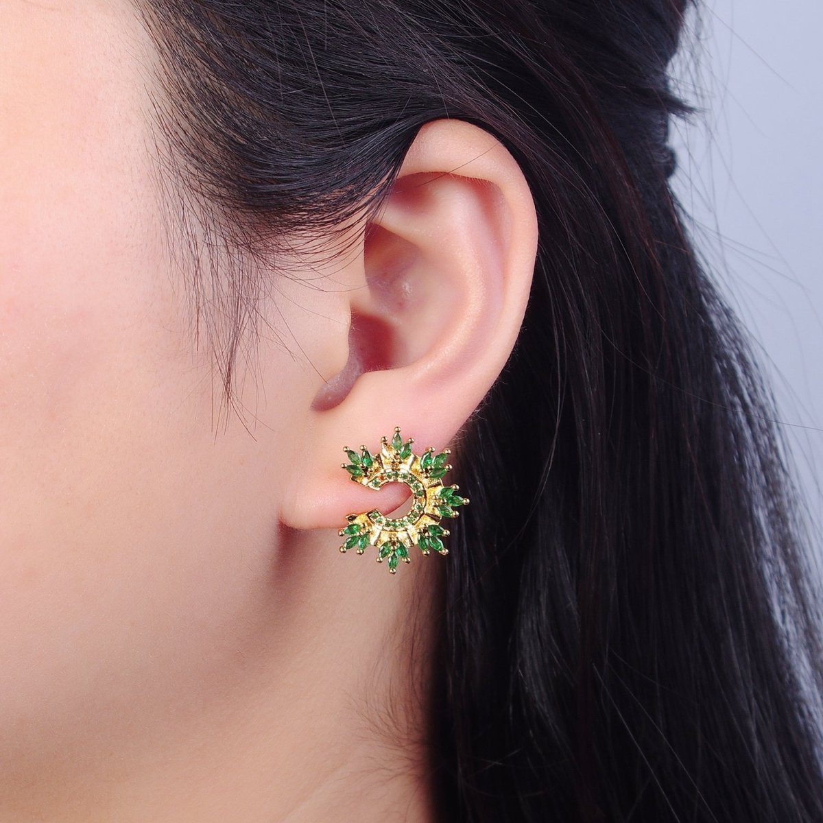 Green Fan Stone Earrıngs Emerald Green CZ Stud Earring T-420 - DLUXCA