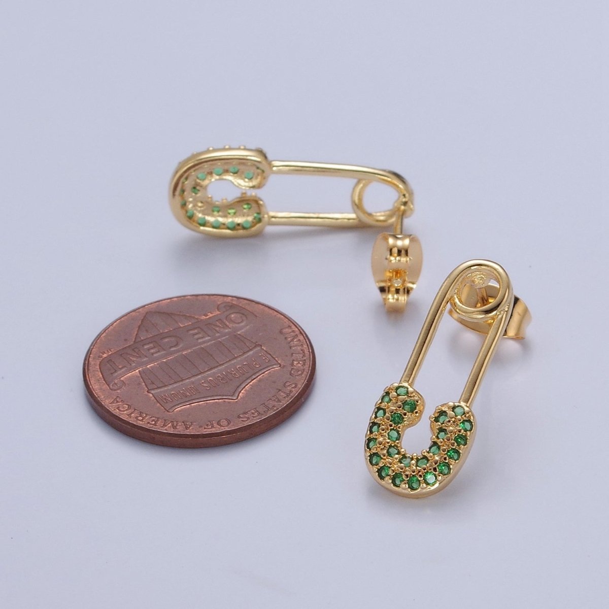 Green Pave Paper Clip Stud Earring T-418 - DLUXCA