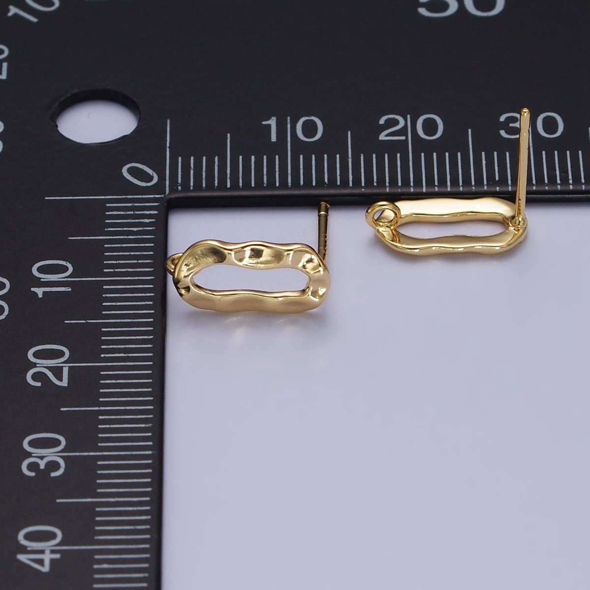 Hammered Oblong Open Loop Stud Earrings Supply in Gold & Silver | Z-084 Z-085 - DLUXCA