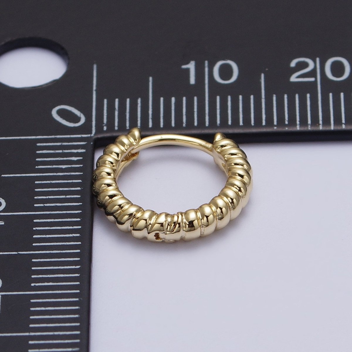 Mini 14mm Croissant Twisted Gold Cartilage Huggie Earrings | Y-189 - DLUXCA