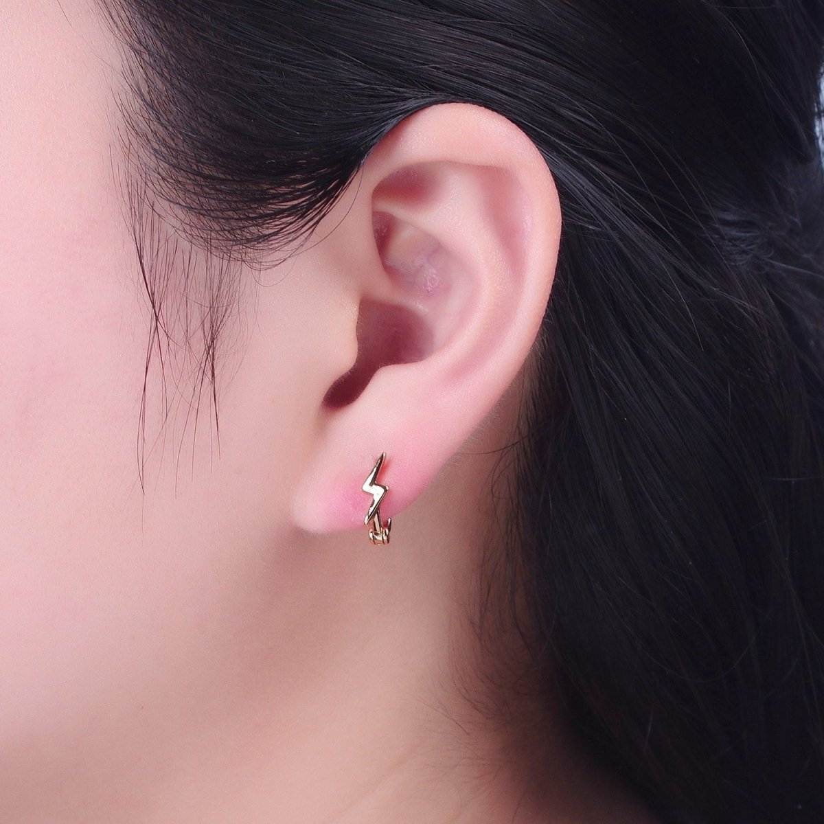 Minimalist Lightning Bolt Huggie Hoop Earrings P-410 - DLUXCA