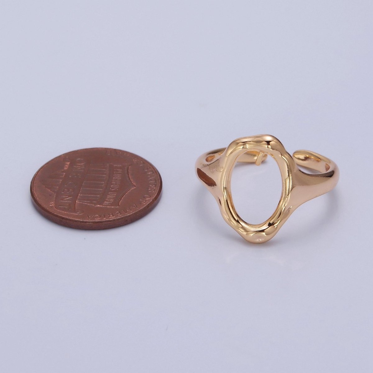 OS Hammered oval ring in Gold Large oval ring for women. Minimalist and modern Jewelry L-759 - DLUXCA