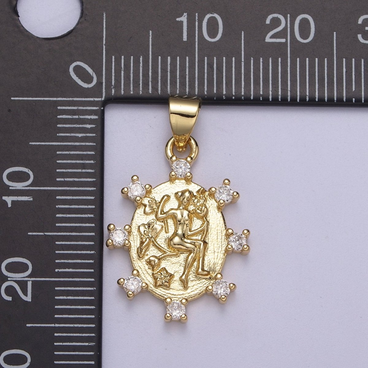 Oval Queen Pendant with Cz Charm Gold Goddess Inspired H-153 - DLUXCA