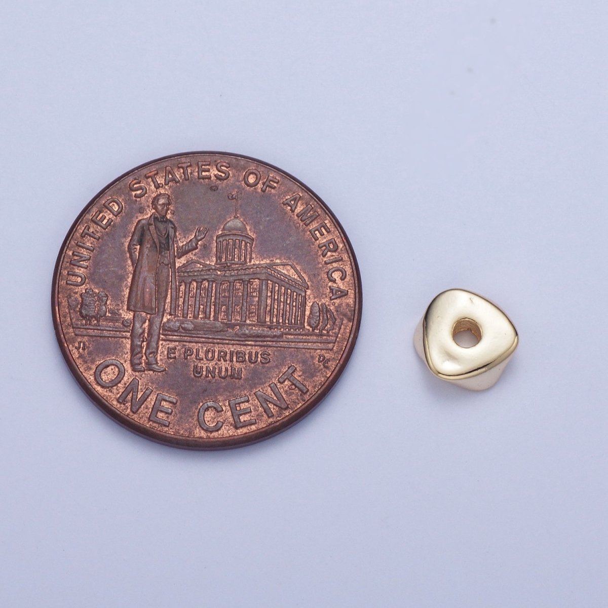 Pieces Pack 6.4mm Triangle Twist Geometric Spacer Beads Jewelry Component in Gold & Silver B-102 B-104 - DLUXCA