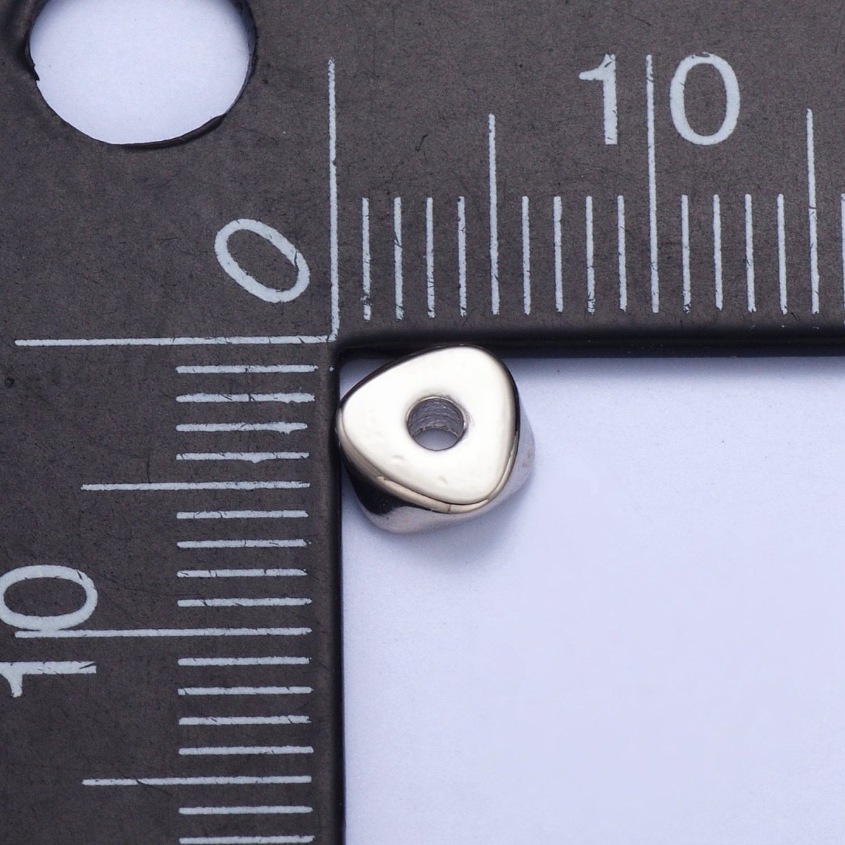 Pieces Pack 6.4mm Triangle Twist Geometric Spacer Beads Jewelry Component in Gold & Silver B-102 B-104 - DLUXCA