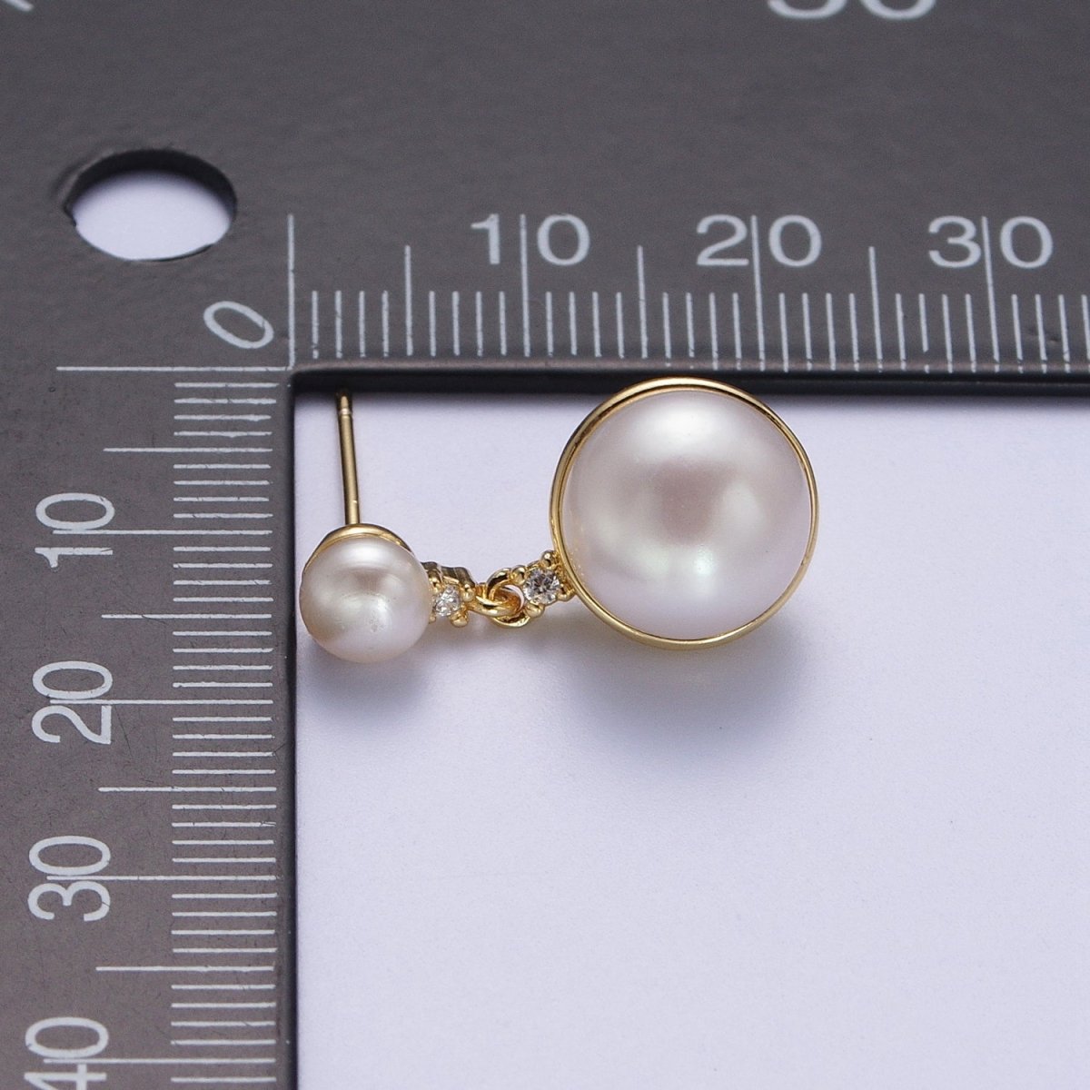Round White / Purple Shell Pearl Dangle Drop Stud Cubic Zirconia Gold Earrings | Y-037 Y-038 - DLUXCA